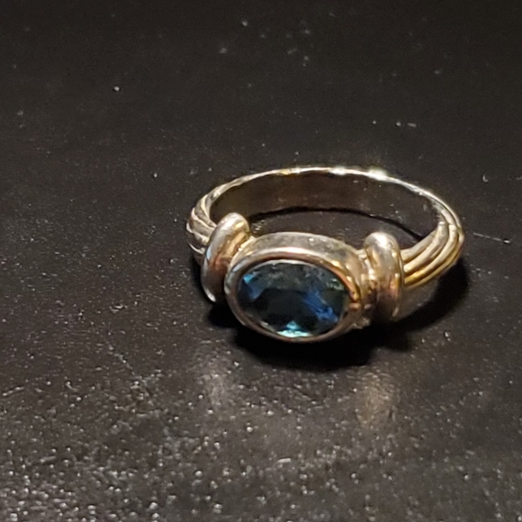 Blue Stone ring with two toned shank - Picture 5 of 14